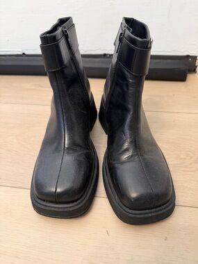 Vagabond Black Leather Ankle Boots